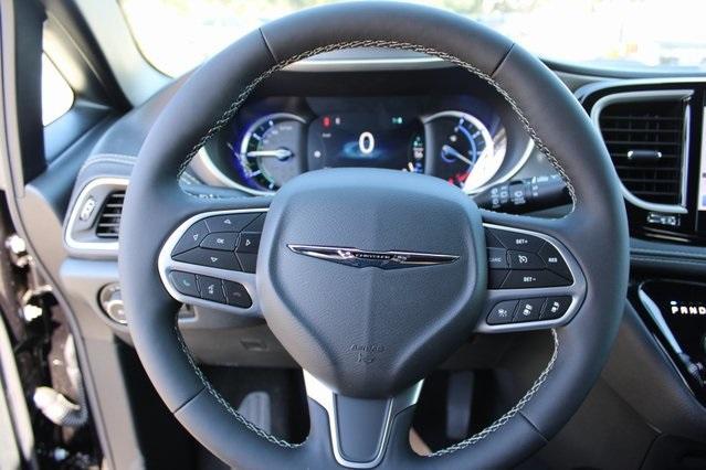 new 2025 Chrysler Pacifica Hybrid car, priced at $36,101