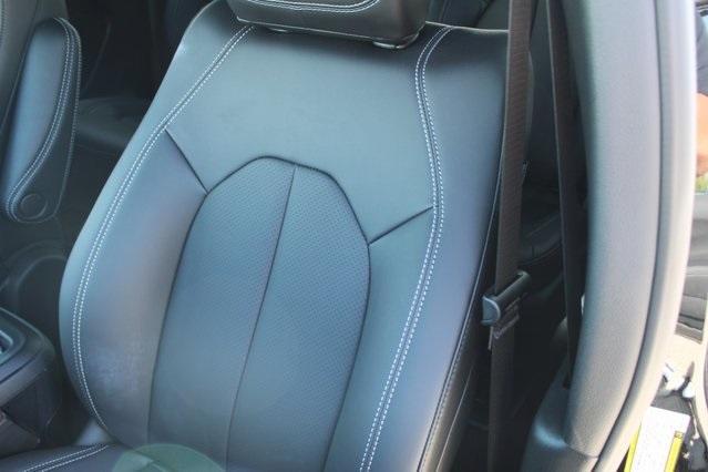 new 2025 Chrysler Pacifica Hybrid car, priced at $36,101