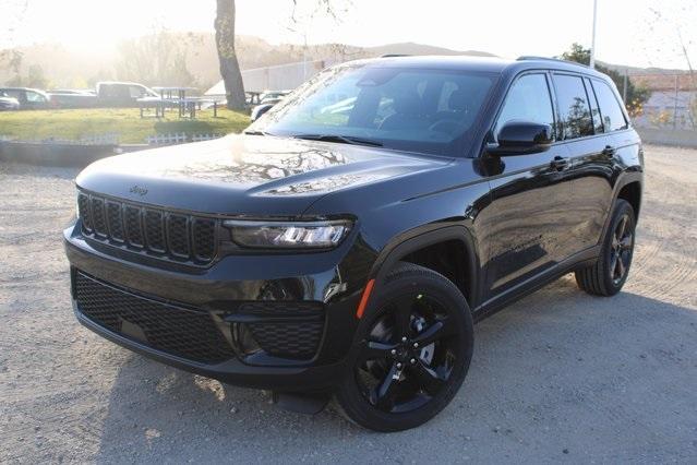 new 2025 Jeep Grand Cherokee car, priced at $39,675