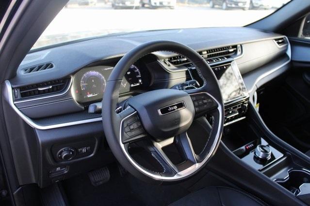 new 2025 Jeep Grand Cherokee car, priced at $39,675