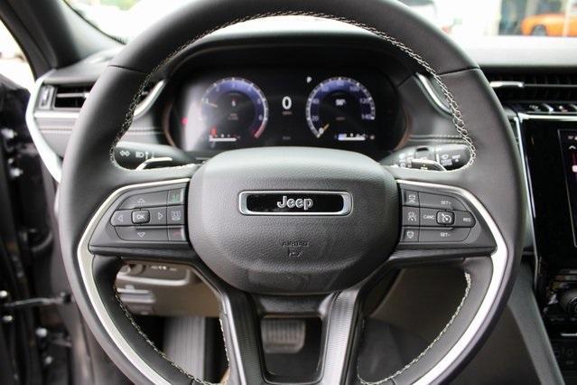 new 2025 Jeep Grand Cherokee car, priced at $40,375