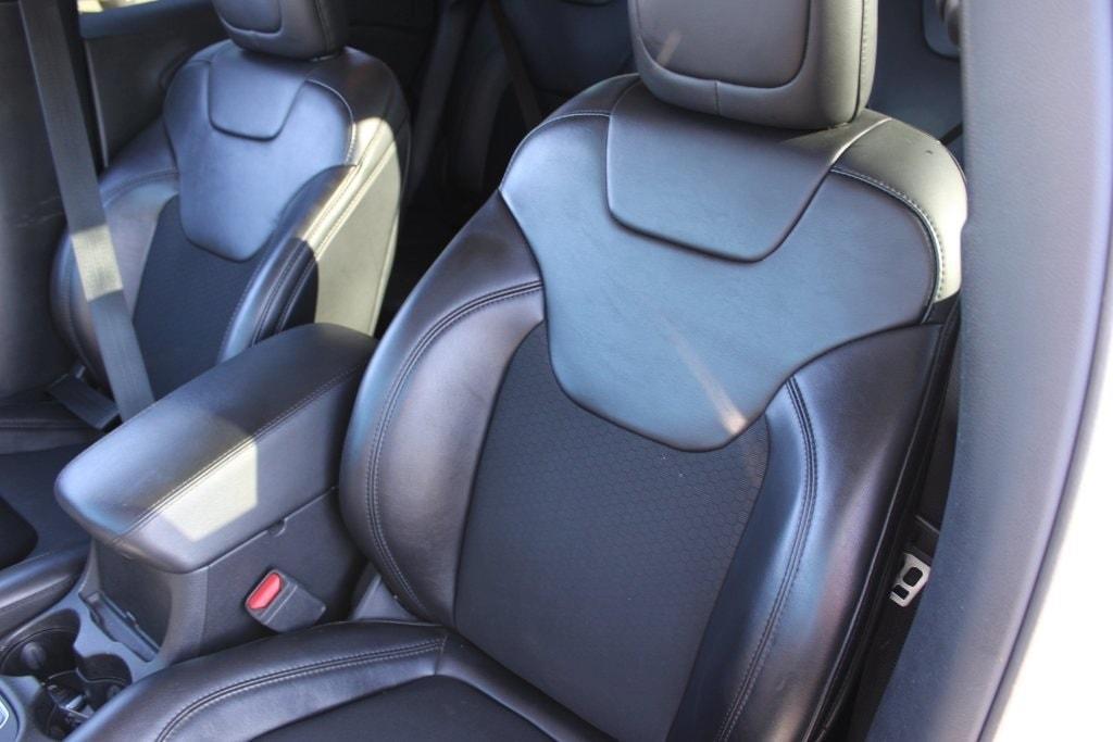 used 2021 Jeep Cherokee car, priced at $17,490