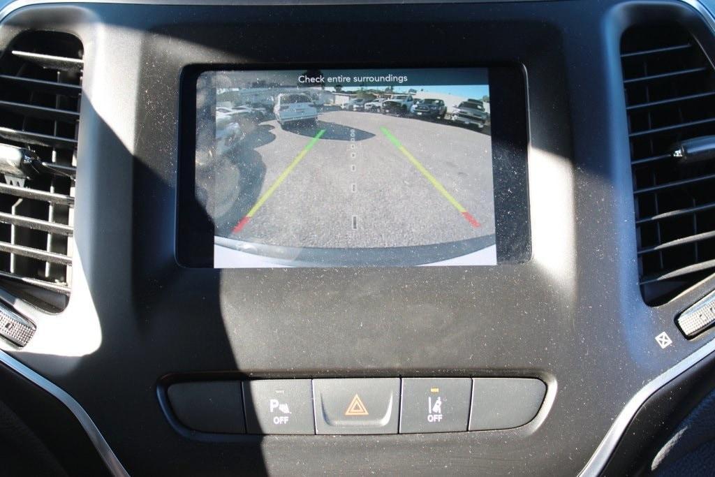 used 2021 Jeep Cherokee car, priced at $17,990