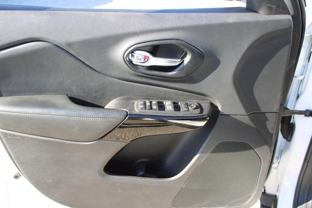 used 2021 Jeep Cherokee car, priced at $17,990