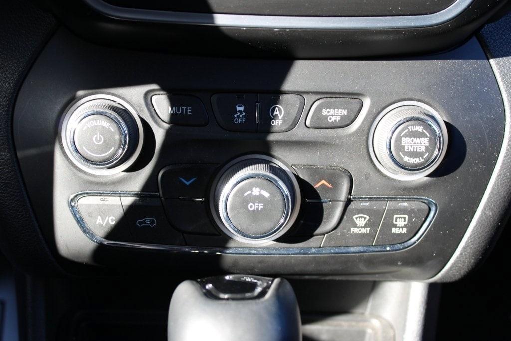 used 2021 Jeep Cherokee car, priced at $17,990