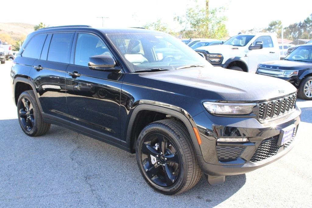new 2025 Jeep Grand Cherokee car, priced at $39,785
