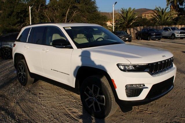 new 2025 Jeep Grand Cherokee car, priced at $41,715