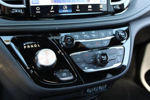 new 2025 Chrysler Pacifica car, priced at $39,820