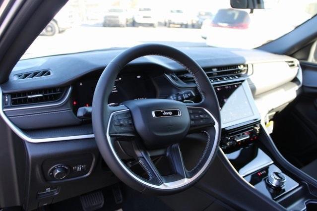 new 2025 Jeep Grand Cherokee car, priced at $32,675