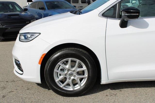 new 2024 Chrysler Pacifica car, priced at $36,500