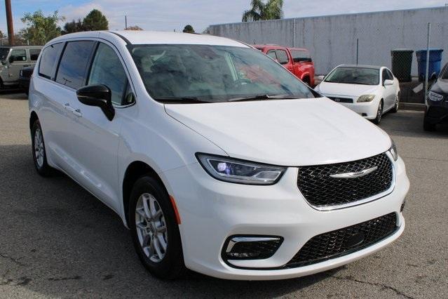 new 2024 Chrysler Pacifica car, priced at $36,500