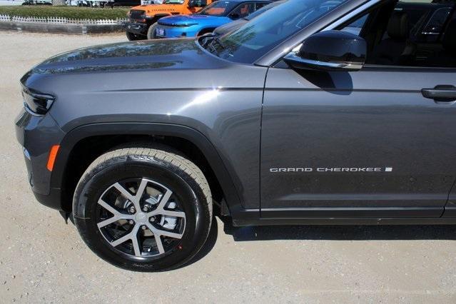new 2025 Jeep Grand Cherokee car, priced at $41,896