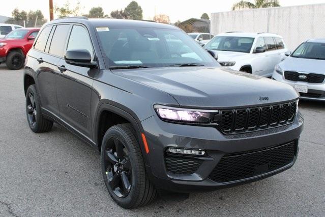 new 2025 Jeep Grand Cherokee car, priced at $42,295