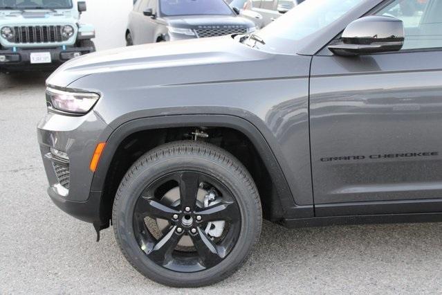 new 2025 Jeep Grand Cherokee car, priced at $42,295