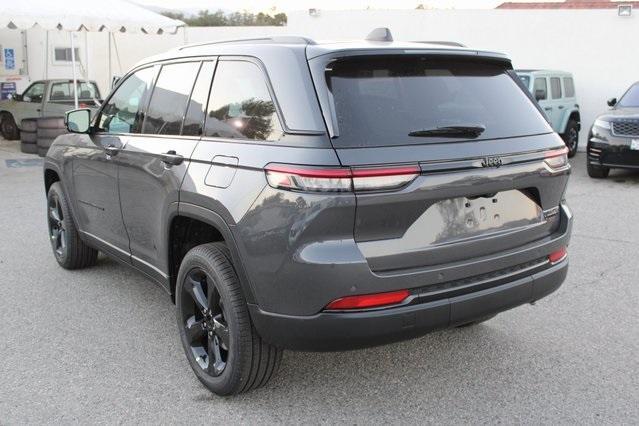 new 2025 Jeep Grand Cherokee car, priced at $42,295