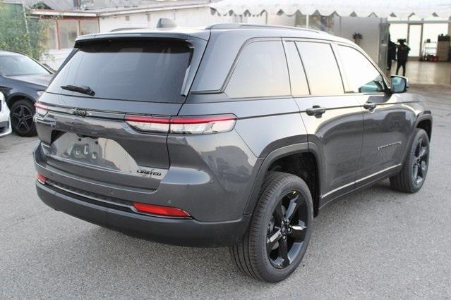 new 2025 Jeep Grand Cherokee car, priced at $42,295