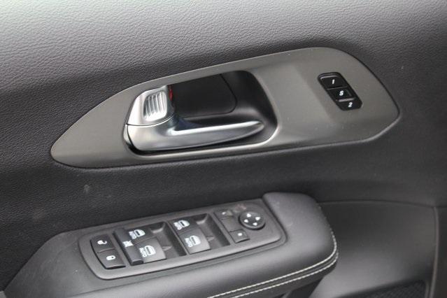 new 2025 Chrysler Pacifica car, priced at $40,622