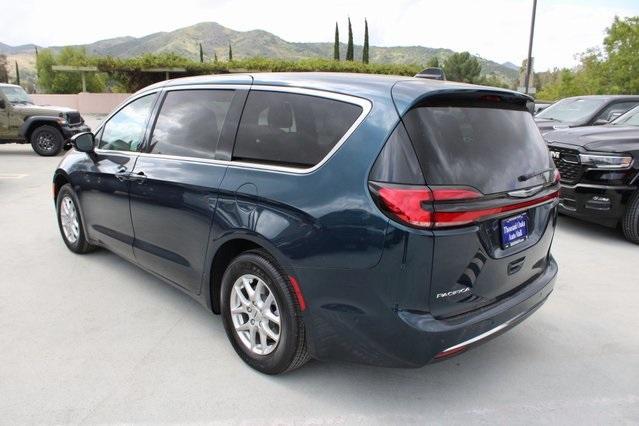 new 2025 Chrysler Pacifica car, priced at $40,622
