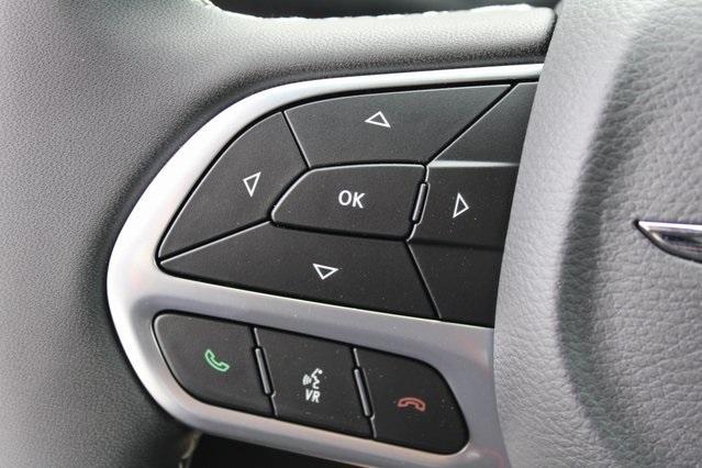 new 2025 Chrysler Pacifica car, priced at $40,622