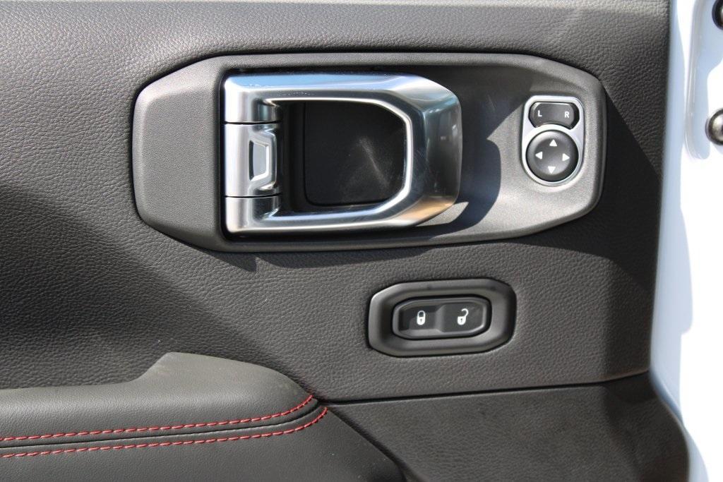 new 2025 Jeep Wrangler car, priced at $57,235