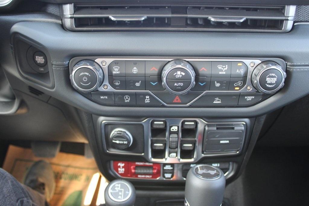 new 2025 Jeep Wrangler car, priced at $57,235