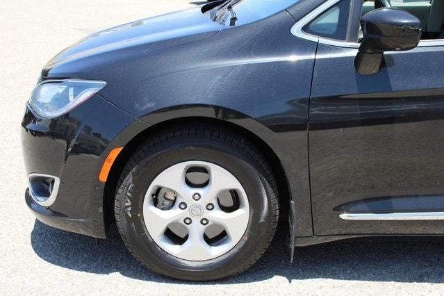 used 2017 Chrysler Pacifica car, priced at $13,490