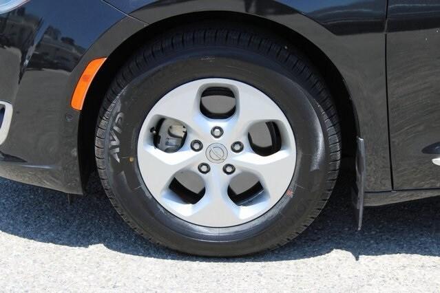 used 2017 Chrysler Pacifica car, priced at $13,490