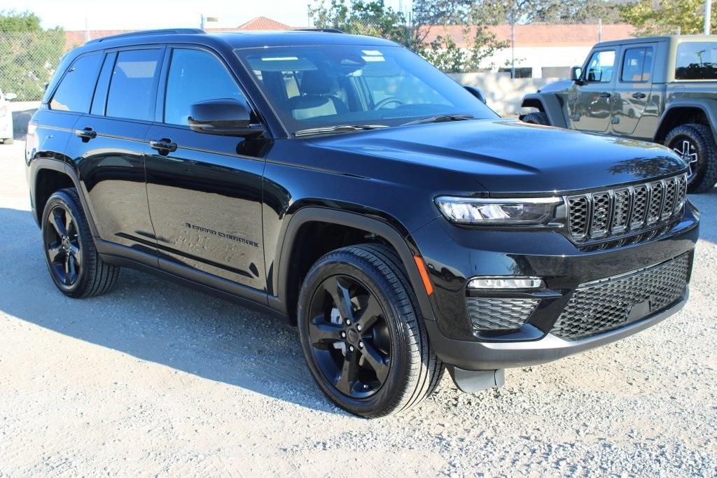 new 2025 Jeep Grand Cherokee car, priced at $42,485