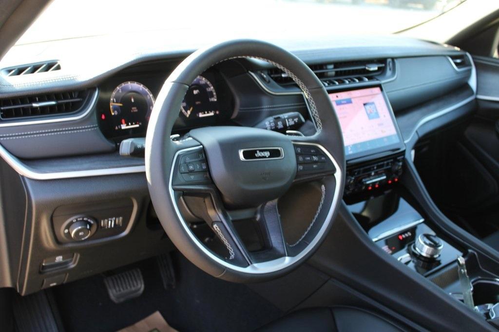 new 2025 Jeep Grand Cherokee car, priced at $42,485