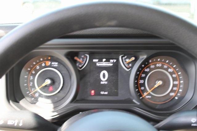 new 2025 Jeep Gladiator car, priced at $40,735