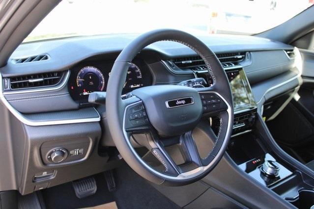 new 2025 Jeep Grand Cherokee car, priced at $44,355