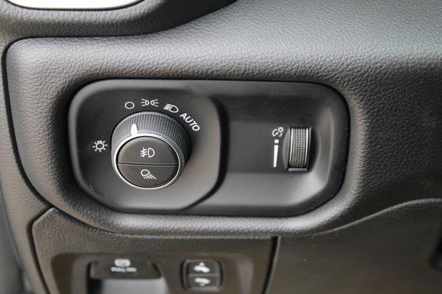 new 2025 Ram 1500 car, priced at $45,413