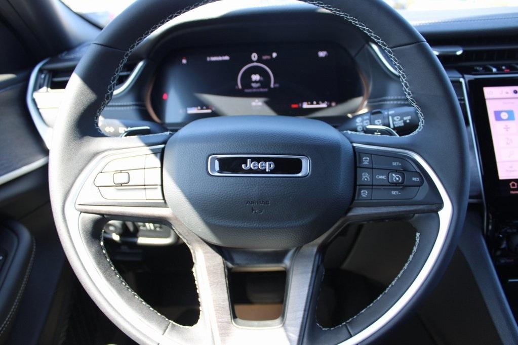 new 2025 Jeep Grand Cherokee L car, priced at $49,335