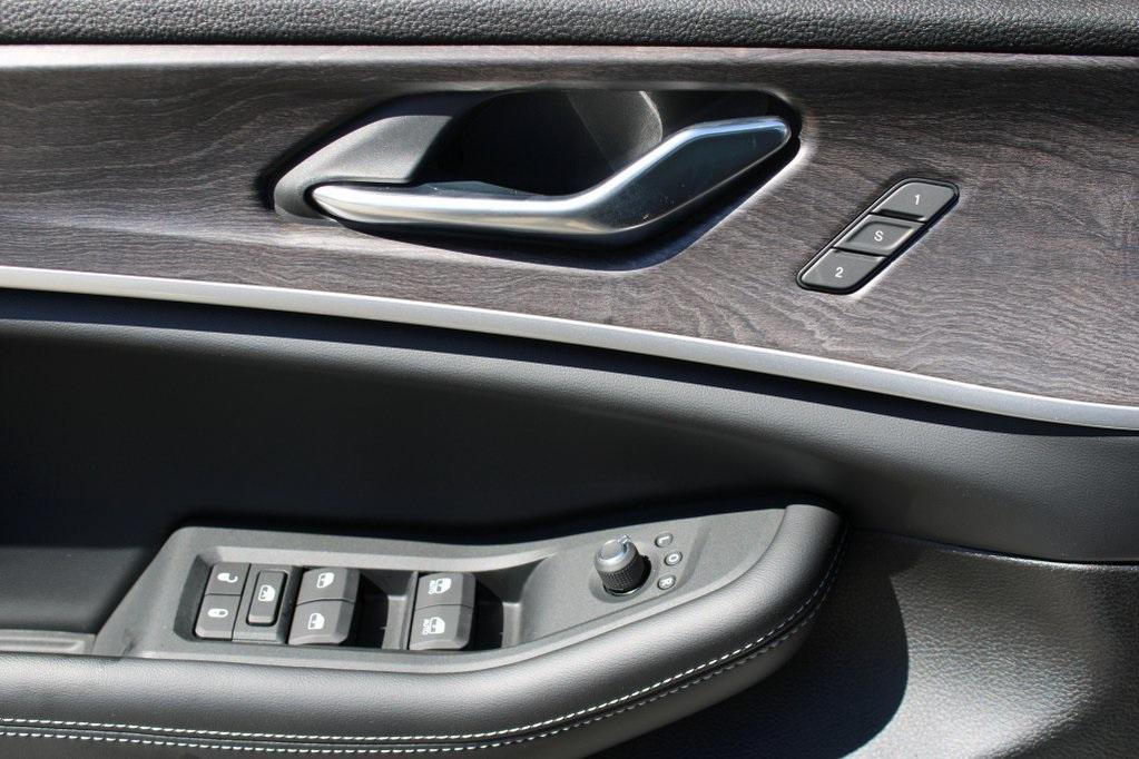 new 2025 Jeep Grand Cherokee L car, priced at $49,335