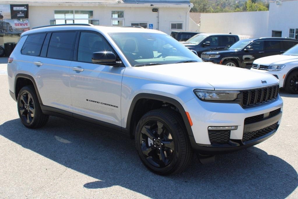 new 2025 Jeep Grand Cherokee L car, priced at $49,335