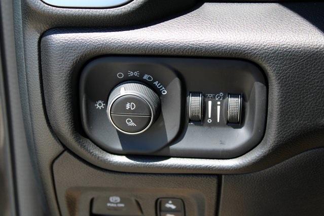 new 2025 Ram 1500 car, priced at $45,202