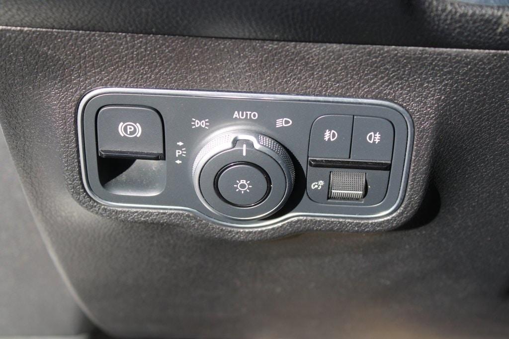 used 2023 Mercedes-Benz GLB 250 car, priced at $24,990