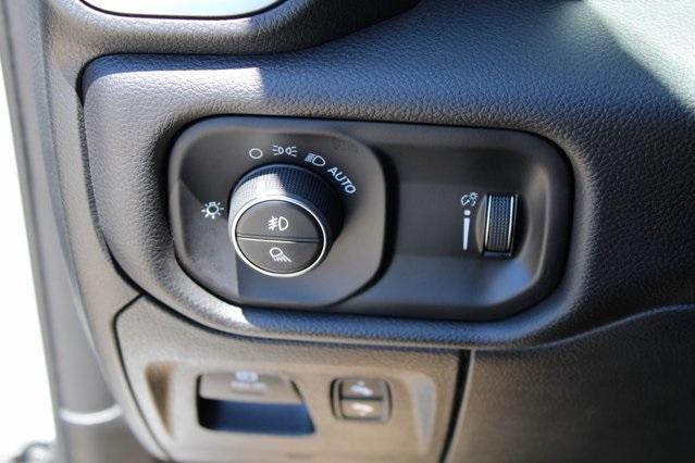 new 2025 Ram 1500 car, priced at $45,118