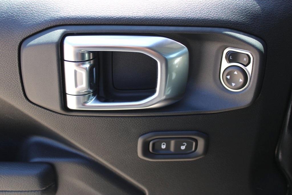 new 2025 Jeep Wrangler car, priced at $39,250