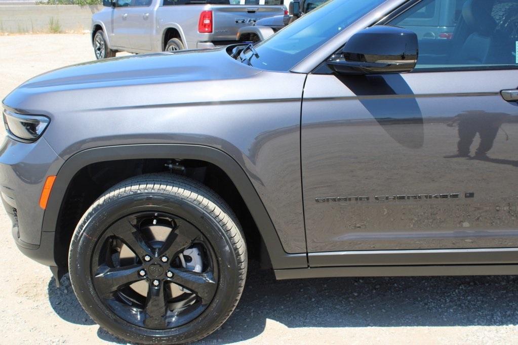 new 2025 Jeep Grand Cherokee L car, priced at $49,335