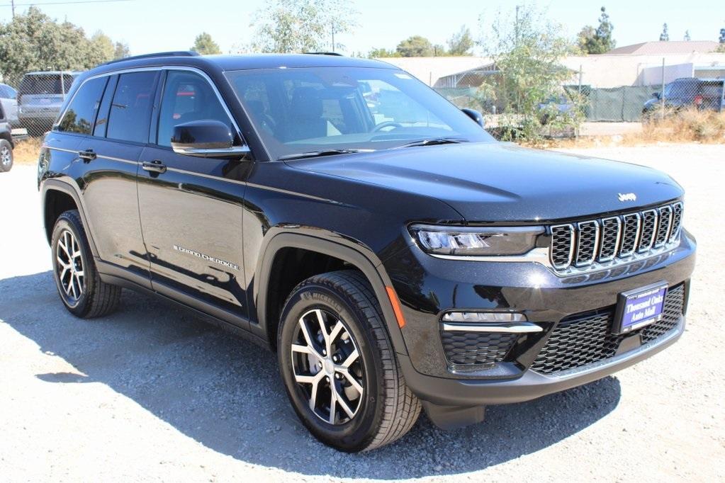new 2025 Jeep Grand Cherokee car, priced at $47,760