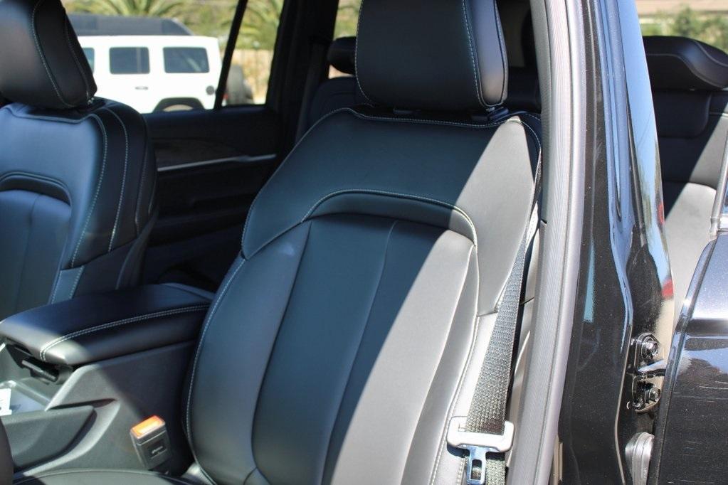 new 2025 Jeep Grand Cherokee car, priced at $47,760