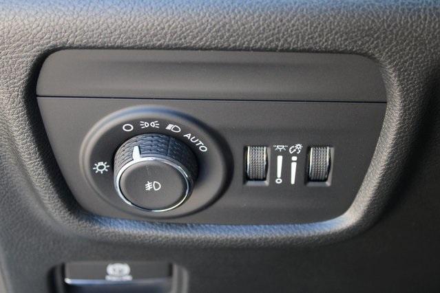 new 2025 Jeep Grand Cherokee car, priced at $41,896