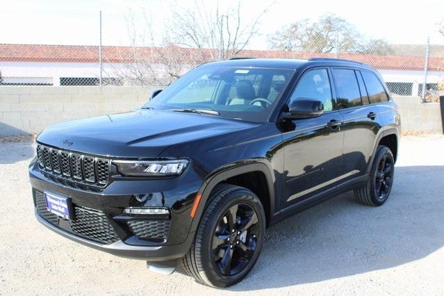 new 2025 Jeep Grand Cherokee car, priced at $42,295