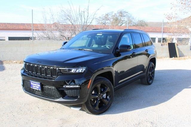 new 2025 Jeep Grand Cherokee car, priced at $42,295