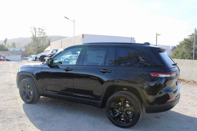 new 2025 Jeep Grand Cherokee car, priced at $42,295