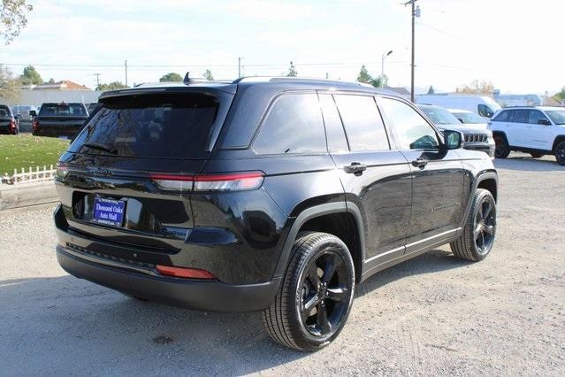 new 2025 Jeep Grand Cherokee car, priced at $42,295