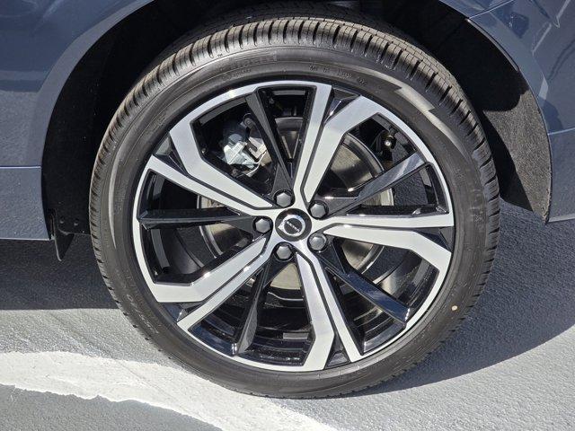 new 2025 Volvo XC60 Plug-In Hybrid car, priced at $69,705