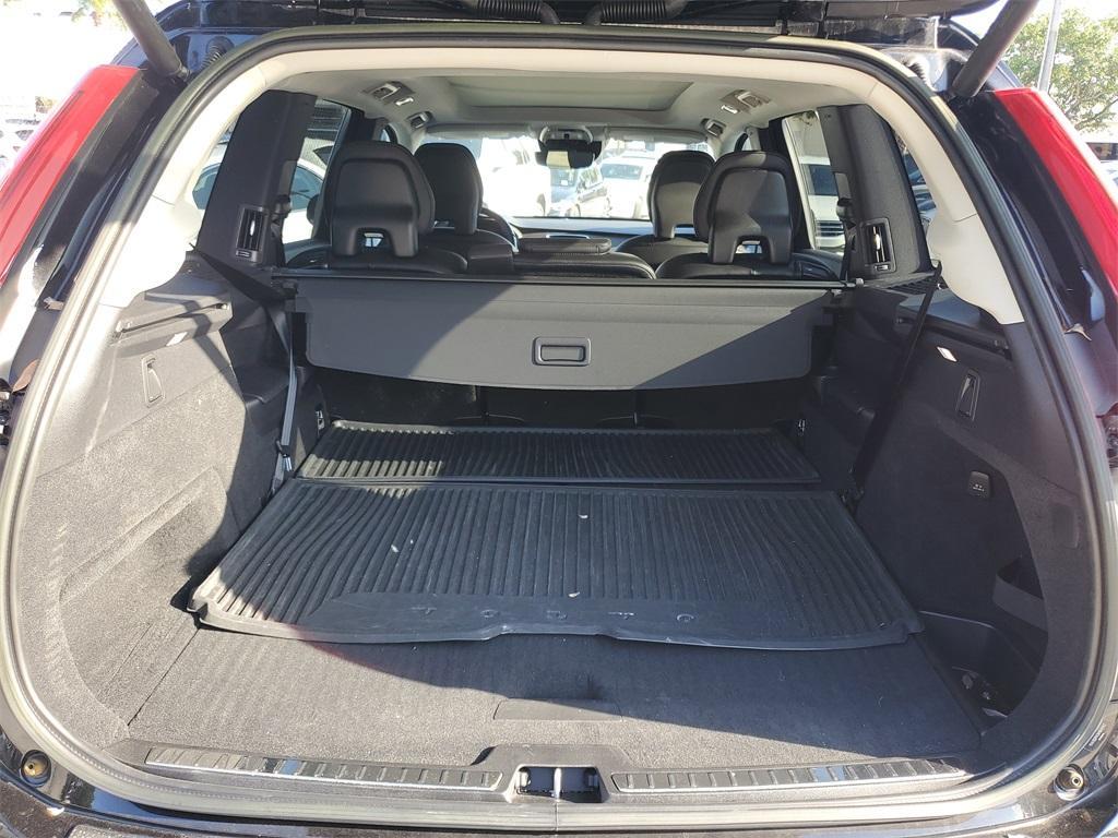 used 2022 Volvo XC90 car, priced at $36,888