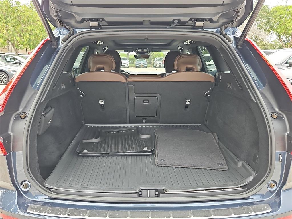 used 2022 Volvo XC60 car, priced at $33,988